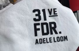 武汉三工刻字膜激光打标机,赋能服饰个性定制新浪潮